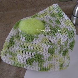 triangular dish cloth scrubby and pattern at craftygardener.ca