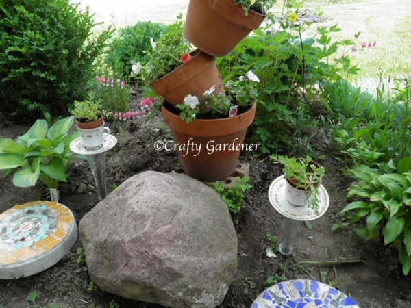 teacup planters at craftygardener.ca