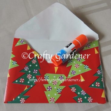Make Festive Envelopes