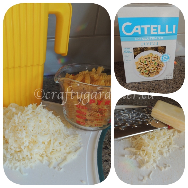 making macaroni & cheese at craftygardener.ca