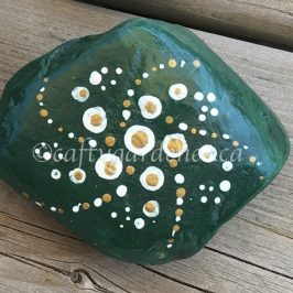 painting mandala rocks at craftygardener.ca