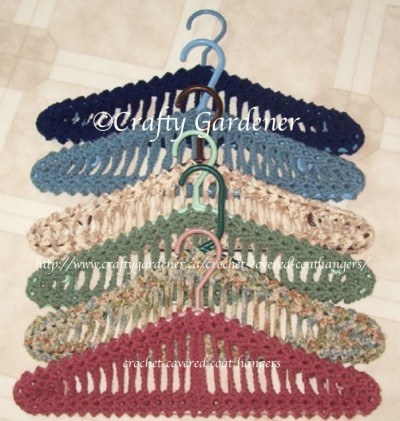 crochet covered coat hanger pattern from craftygardener.ca