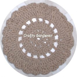 round crochet dishcloths at craftygardener.ca