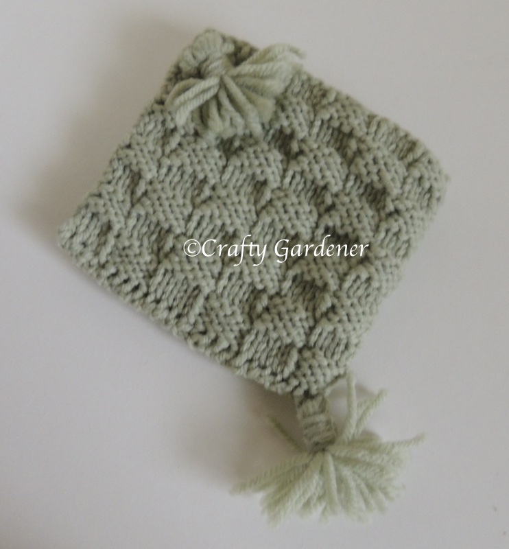 a knitted sachet from craftygardener.ca