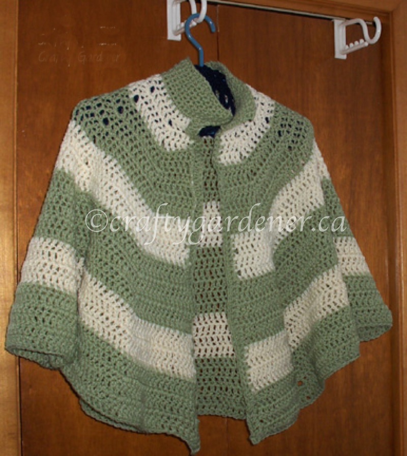 a crochet shoulder snuggle at craftygardener.ca